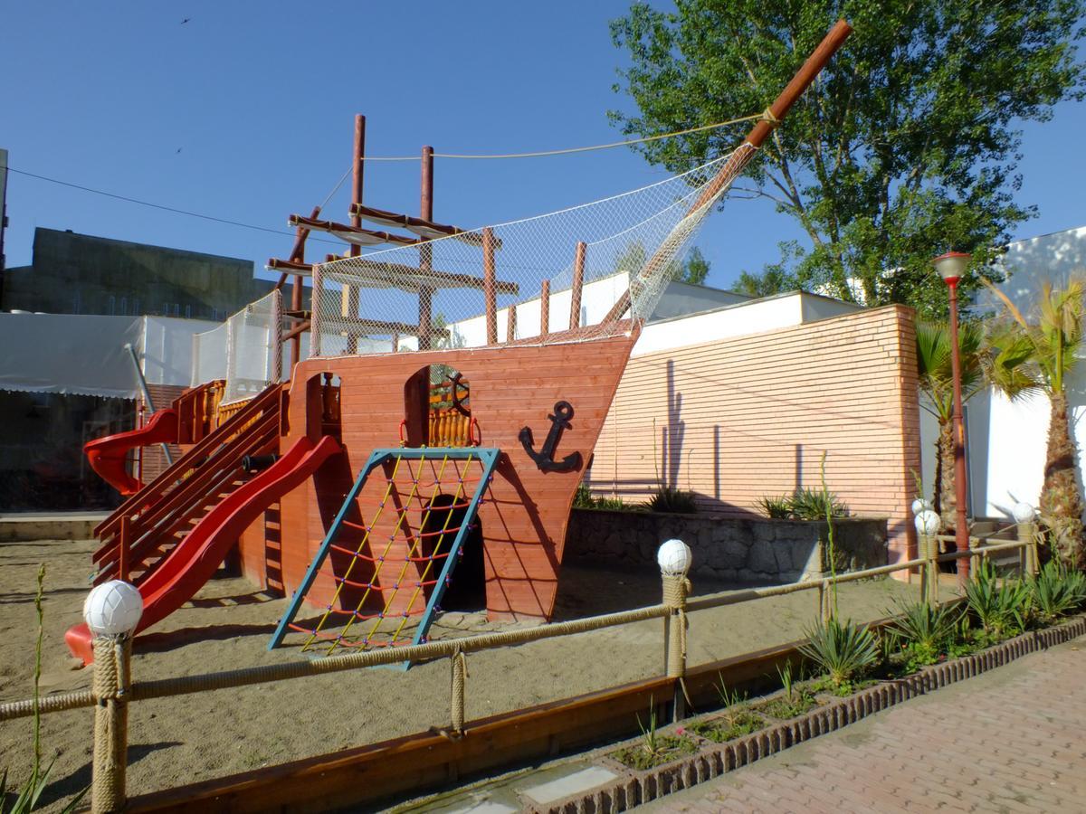 Pirates Hotel