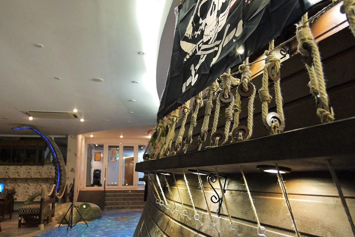 Hotel Pirates